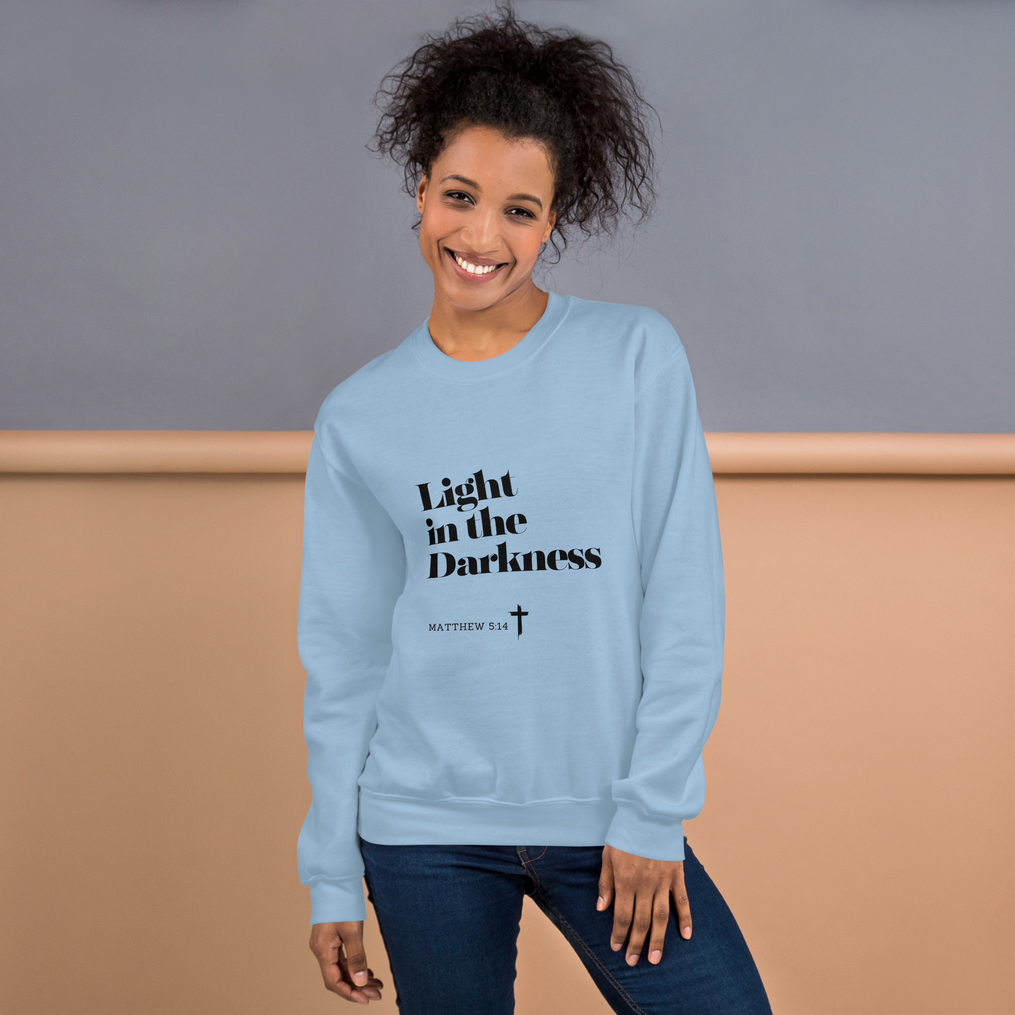 'Light in the Darkness' Slim Fit Unisex Sweatshirt - w/Scripture, Light Colours - Image 3