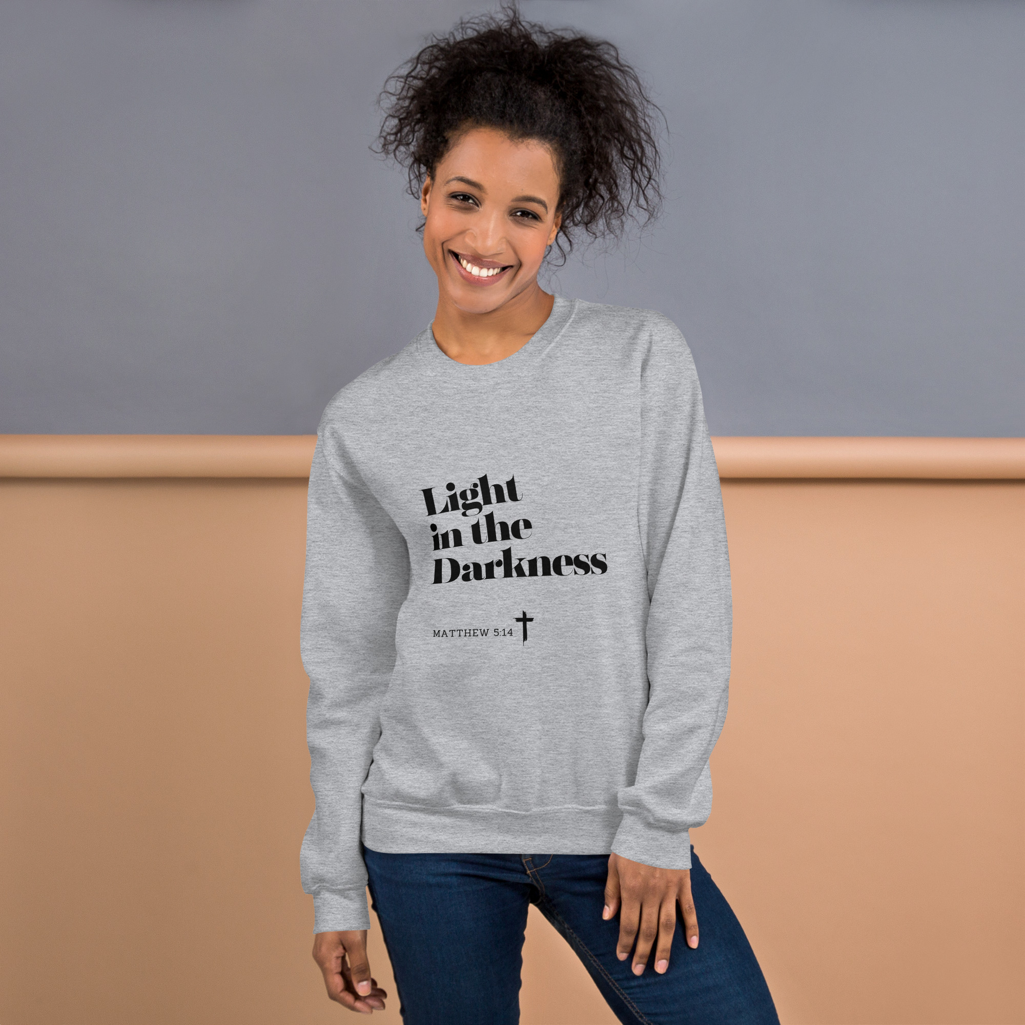'Light in the Darkness' Slim Fit Unisex Sweatshirt - w/Scripture, Light Colours - Image 5